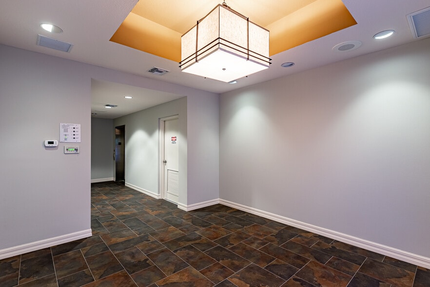 More Photos Of 1500 E Venice Ave, Venice Office For Sale