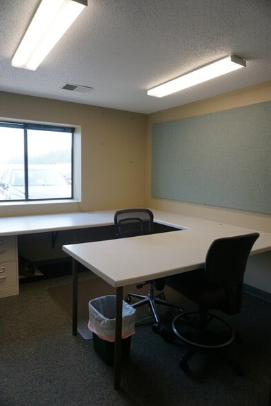 More Photos Of 2201 N 12th St, Fargo Light Distribution For Lease