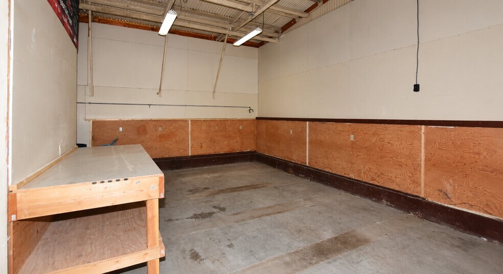 More Photos Of 35633 Highway 66, Daggett Warehouse For Sale