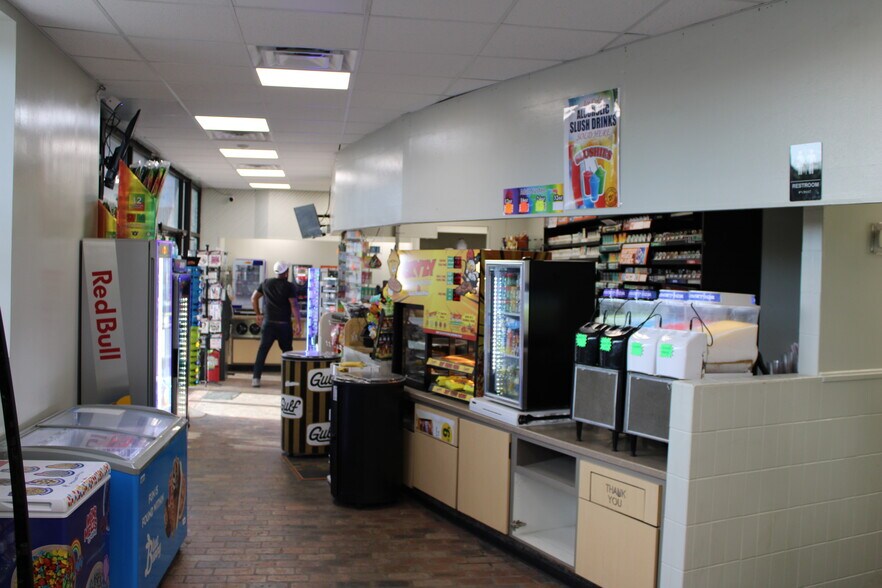 More Photos Of 303 Hwy 31, Bay Minette Convenience Store For Sale