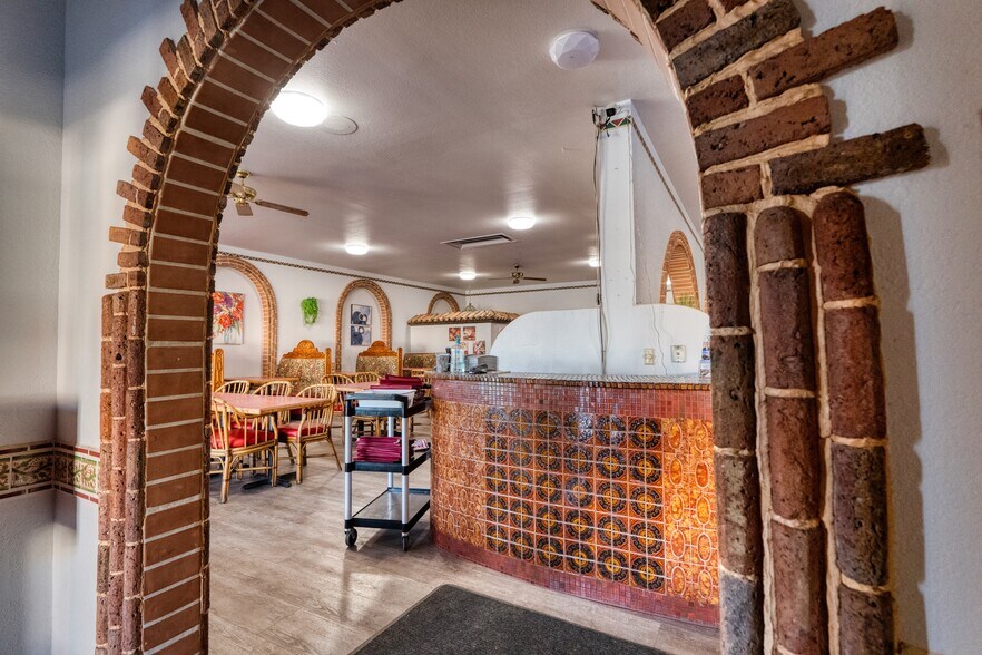 More Photos Of 225 S Toppenish Ave, Toppenish Restaurant For Sale