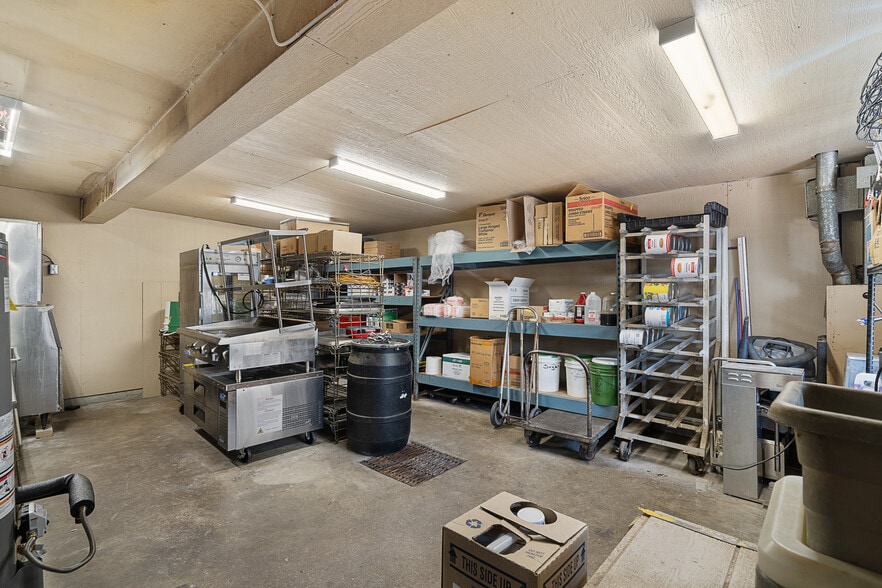 More Photos Of 2117 S 34th St, Kansas City Restaurant For Sale