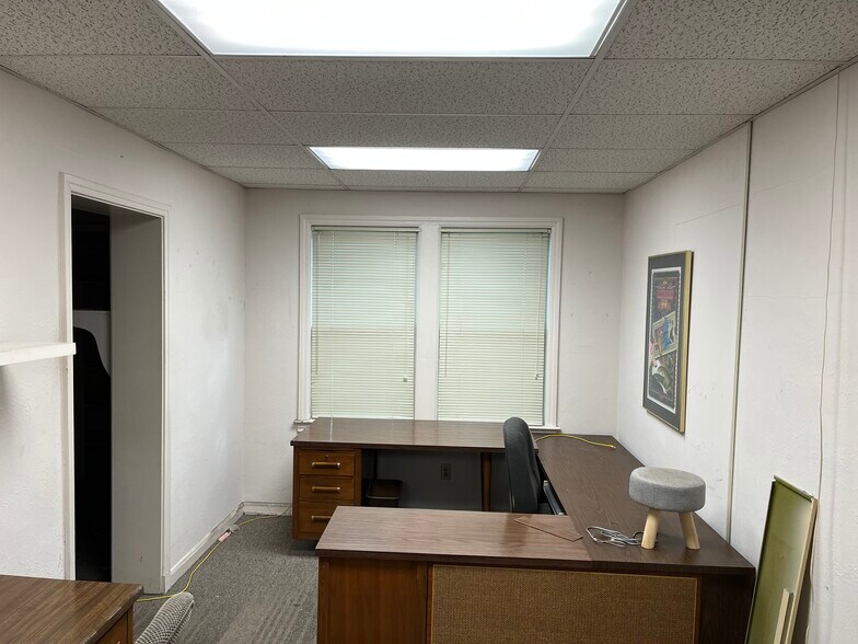 More Photos Of 2601 University Blvd W, Jacksonville Medical For Sale