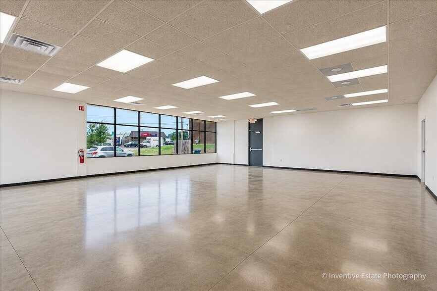 More Photos Of 780 W Golf Rd, Schaumburg Freestanding For Lease