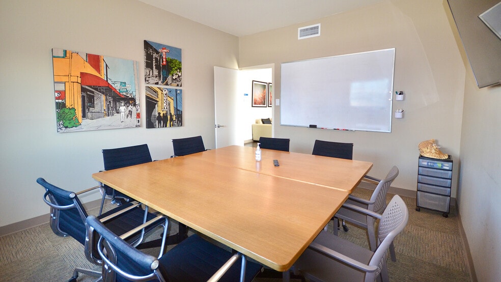 More Photos Of 3906 N Lamar Blvd, Austin Office For Lease