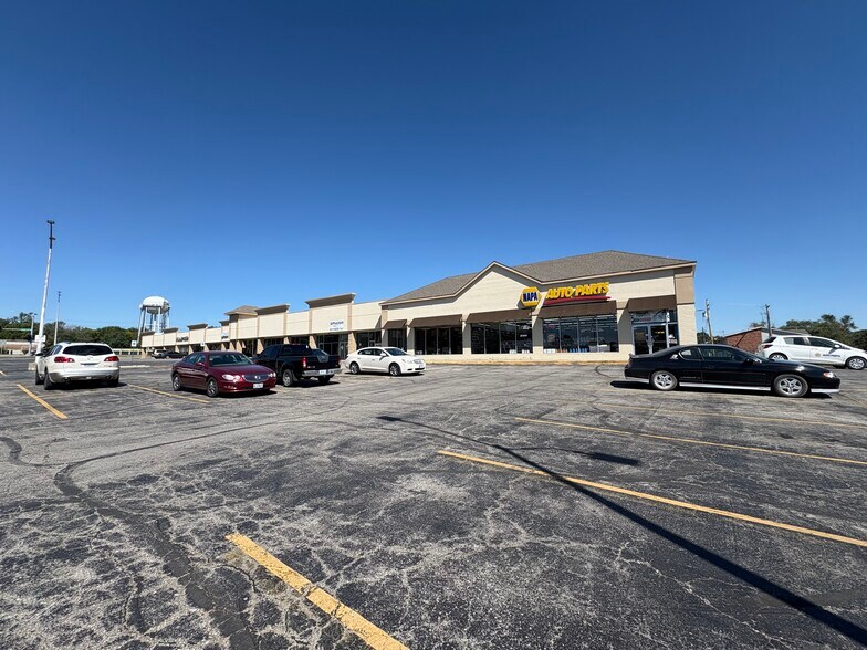 More Photos Of 114-138 E North Ave, Belton General Retail For Lease