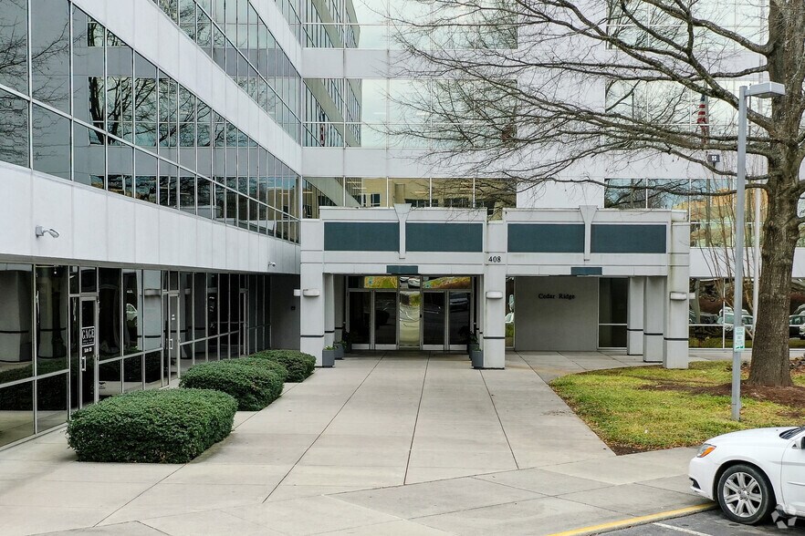 More Photos Of 408 N Cedar Bluff Rd, Knoxville Office For Lease