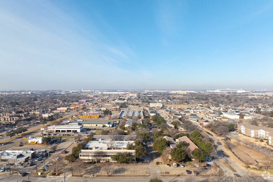 More Photos Of 2304 Oak Ln, Grand Prairie Office For Sale