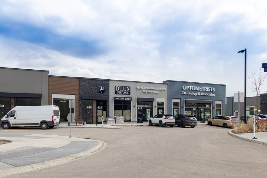 More Photos Of 11877 Sarcee Trail NW, Calgary Unknown For Lease