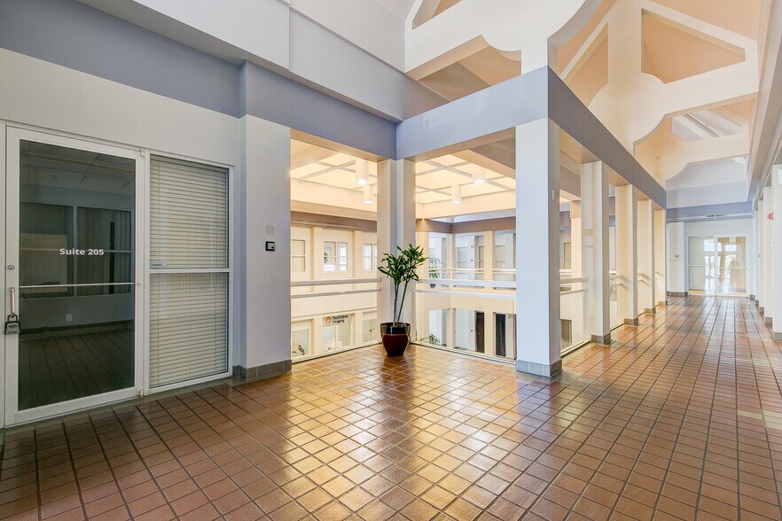 More Photos Of 1717 Precinct Line Rd, Hurst Medical For Sale