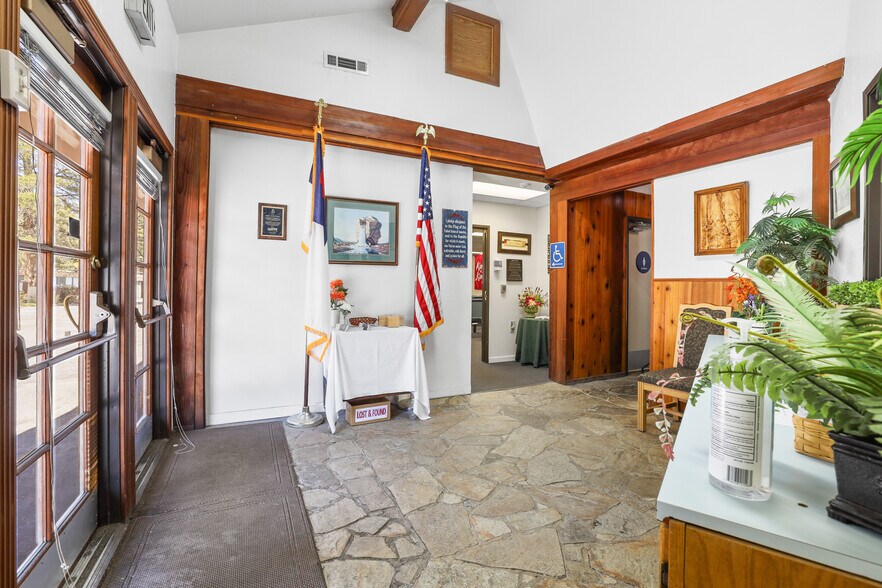 More Photos Of 807 Emerald Bay Rd, South Lake Tahoe Office For Sale