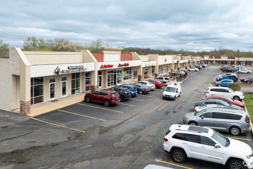 Primary Photo Of 621-703 Big Bend Rd, Manchester Storefront For Lease