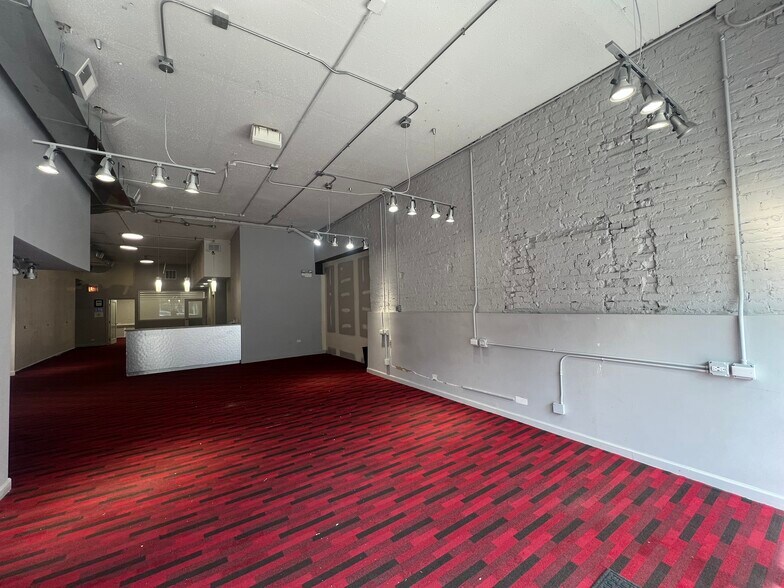 More Photos Of 906 W Belmont Ave, Chicago Medical For Lease
