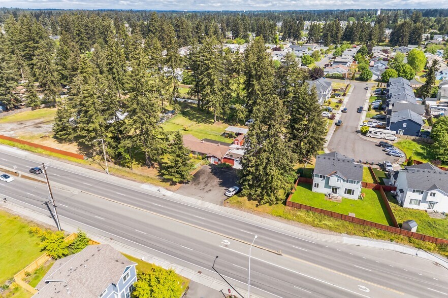 More Photos Of 2515 176th St E, Tacoma Showroom For Sale