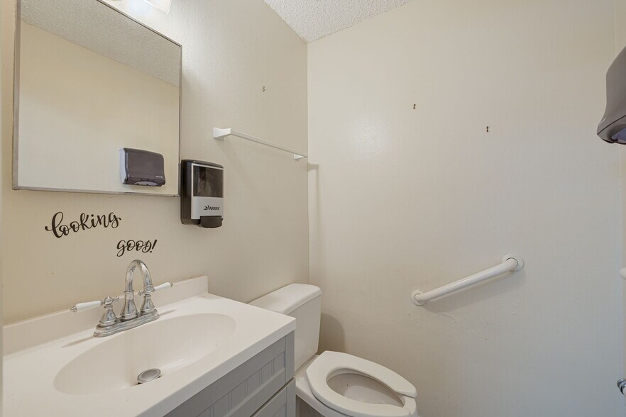 More Photos Of 220 Scotland St, Dunedin Healthcare For Sale