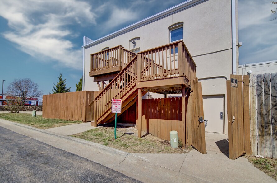 More Photos Of 2319 Vinton St, Omaha Office Residential For Sale