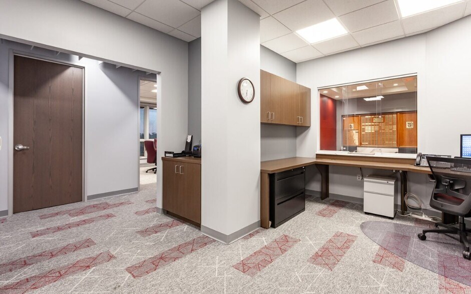 More Photos Of 1910 S Highland Ave, Lombard Medical For Lease