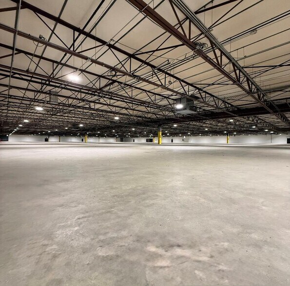 More Photos Of 231 E 13th St, Waynesboro Distribution For Lease
