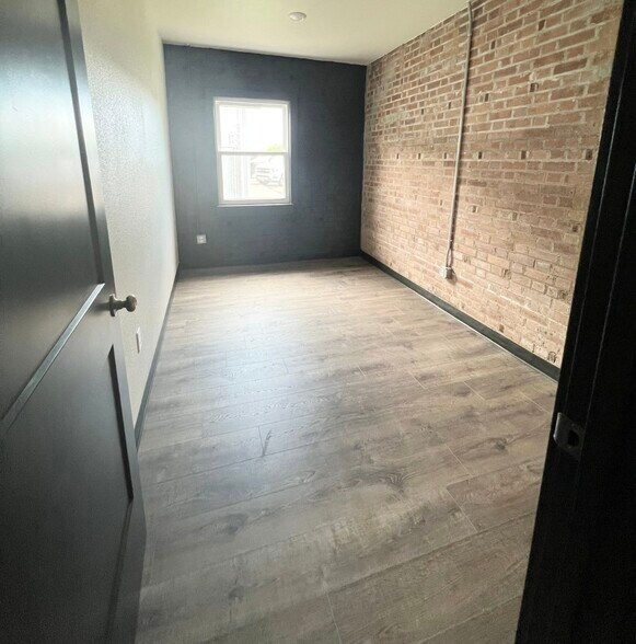More Photos Of 902 S Broadway St, La Porte Office For Sale