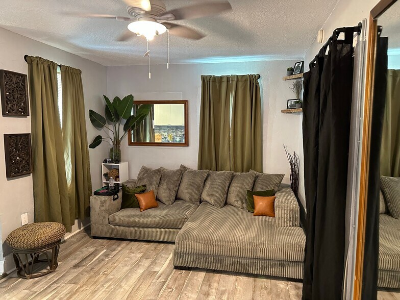 More Photos Of 614 Oak Ave, Clearwater Apartments For Sale