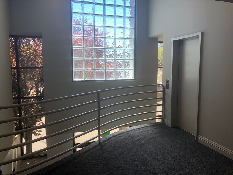 More Photos Of 499 W Plumb Ln, Reno Office For Sale