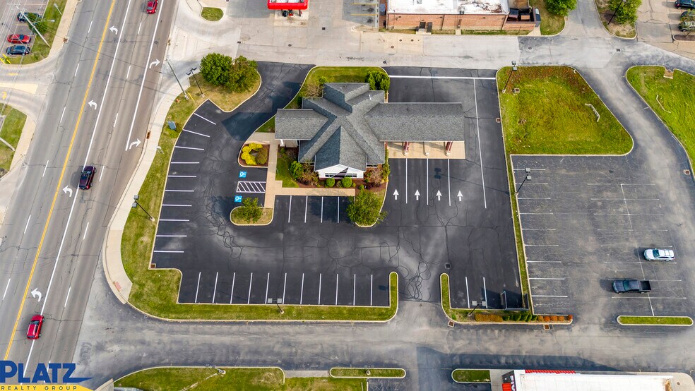 More Photos Of 101 S Canfield Niles Rd, Youngstown Bank For Lease