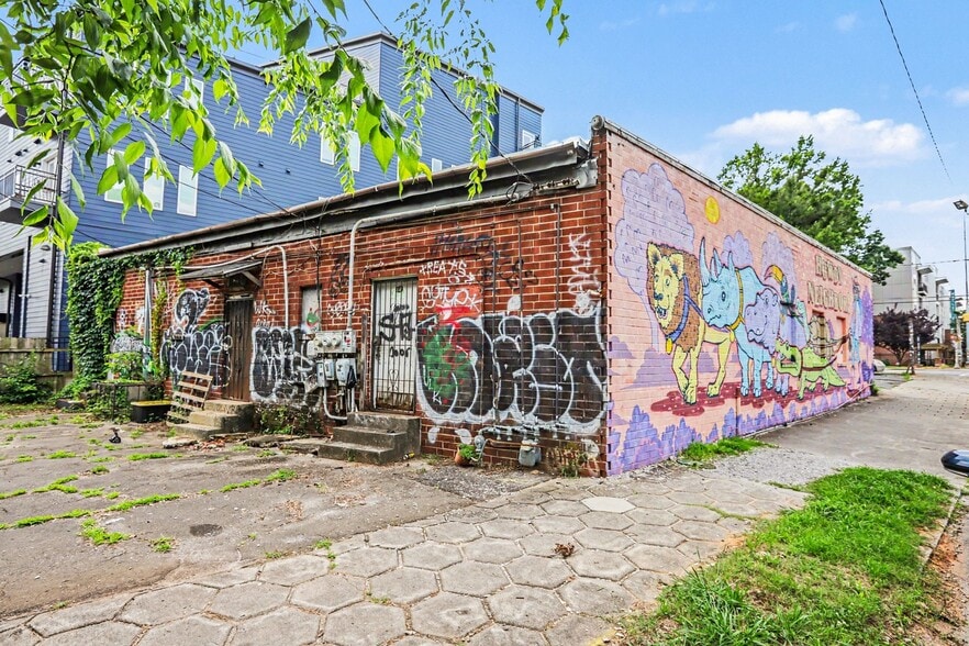 More Photos Of 450 Flat Shoals Ave, Atlanta Storefront For Sale