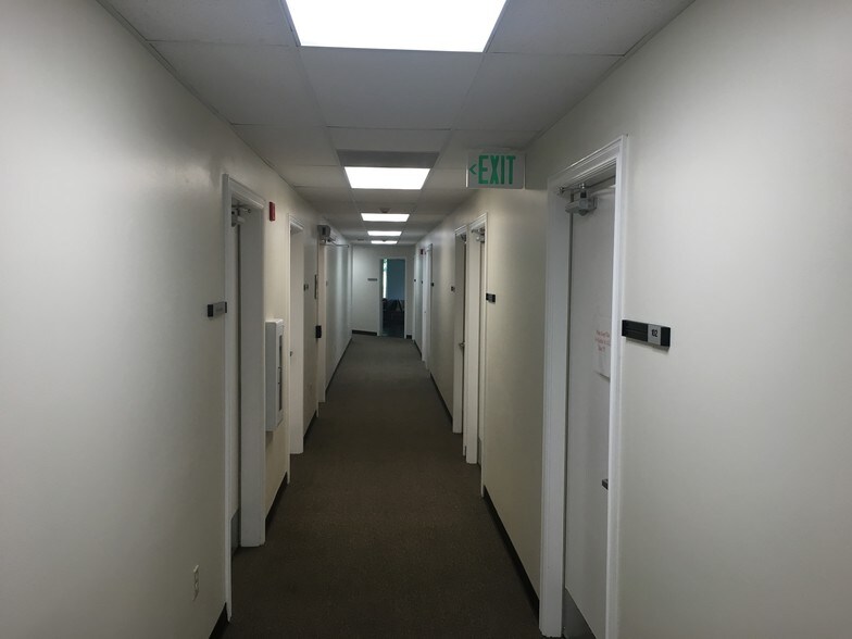 More Photos Of 115 Golf Course Rd, Logan Office For Sale