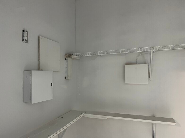 More Photos Of 17111 Highway 242, Conroe Self Storage For Lease