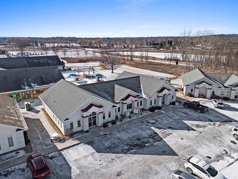 More Photos Of 1496 Bellevue St, Green Bay Office For Lease