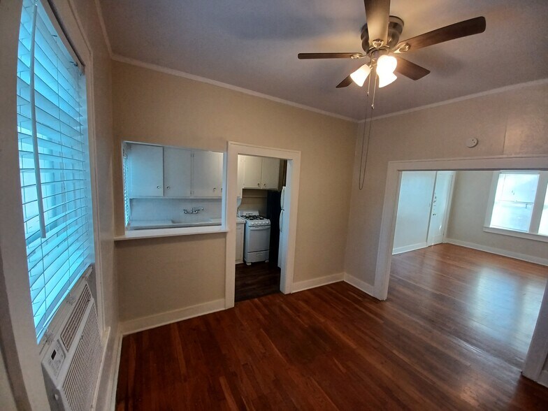 More Photos Of 127 W Magnolia Ave, San Antonio Apartments For Sale