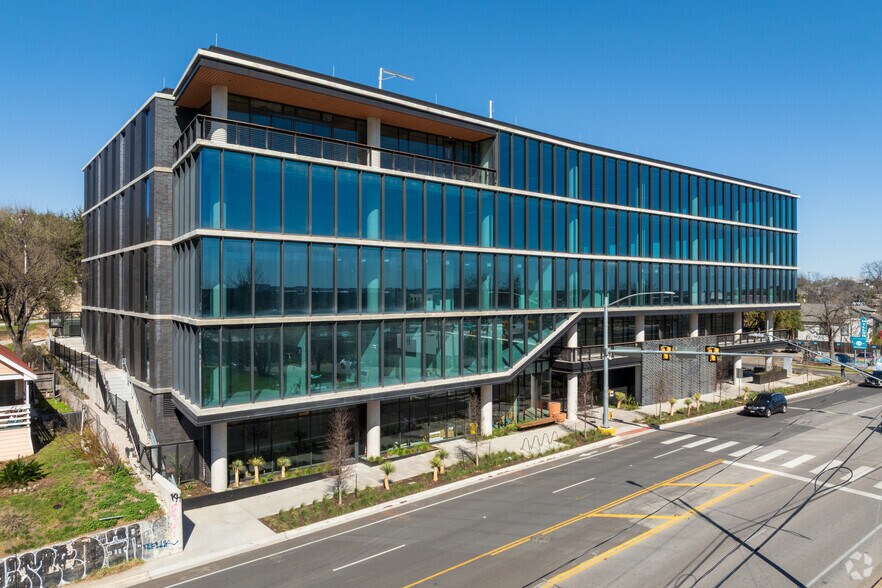 More Photos Of 924 E 7th St, Austin Coworking Space