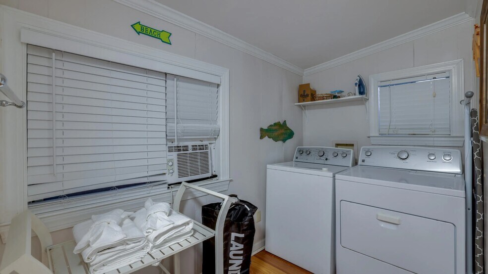 More Photos Of 15 15th St, Tybee Island Specialty For Sale
