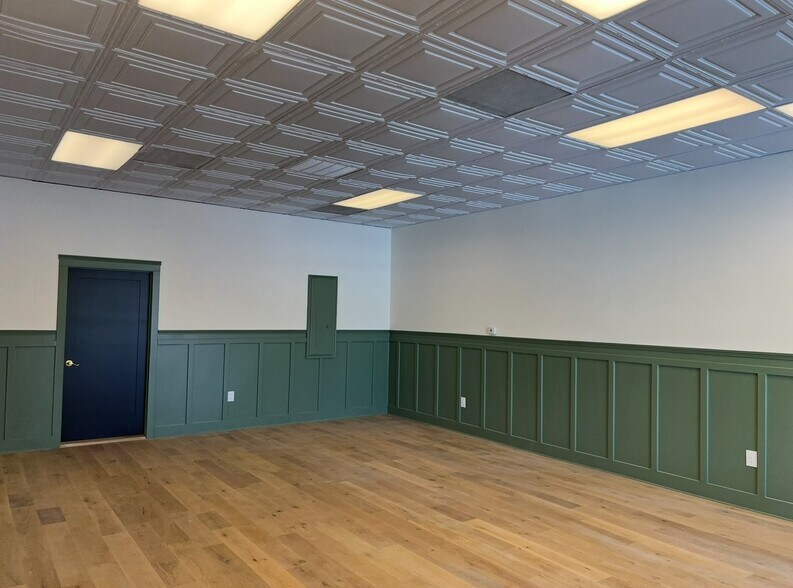 Primary Photo Of 18997 Highway 12, Sonoma General Retail For Lease