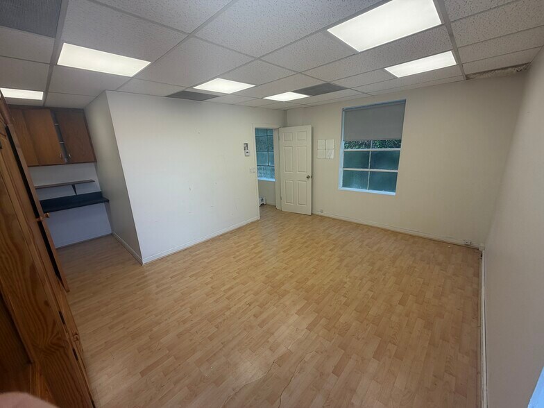 More Photos Of 337 S Beverly Dr, Beverly Hills Office For Lease