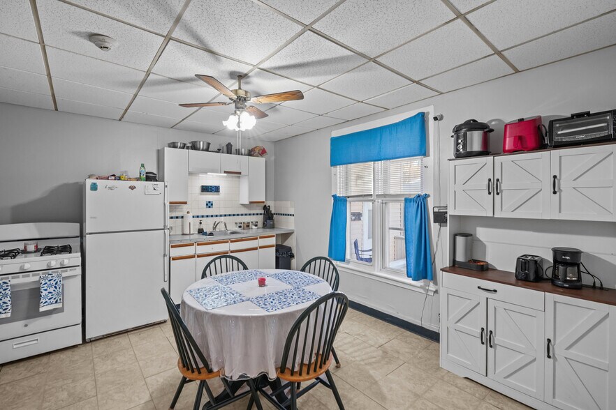 More Photos Of 79 Hamlet Ave, Woonsocket Apartments For Sale