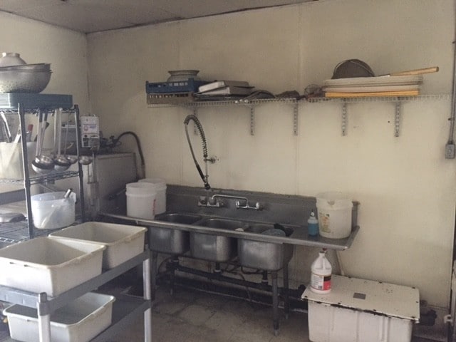 More Photos Of 1737 W Caldwell Ave, Visalia Freestanding For Lease