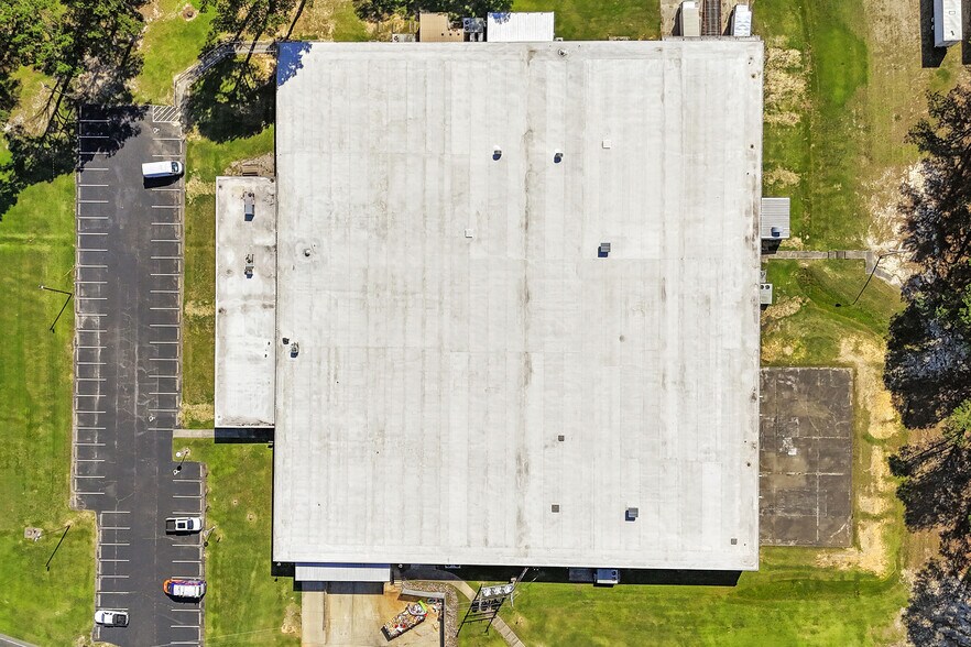 More Photos Of 500 E Gannon Ave, Zebulon Manufacturing For Lease