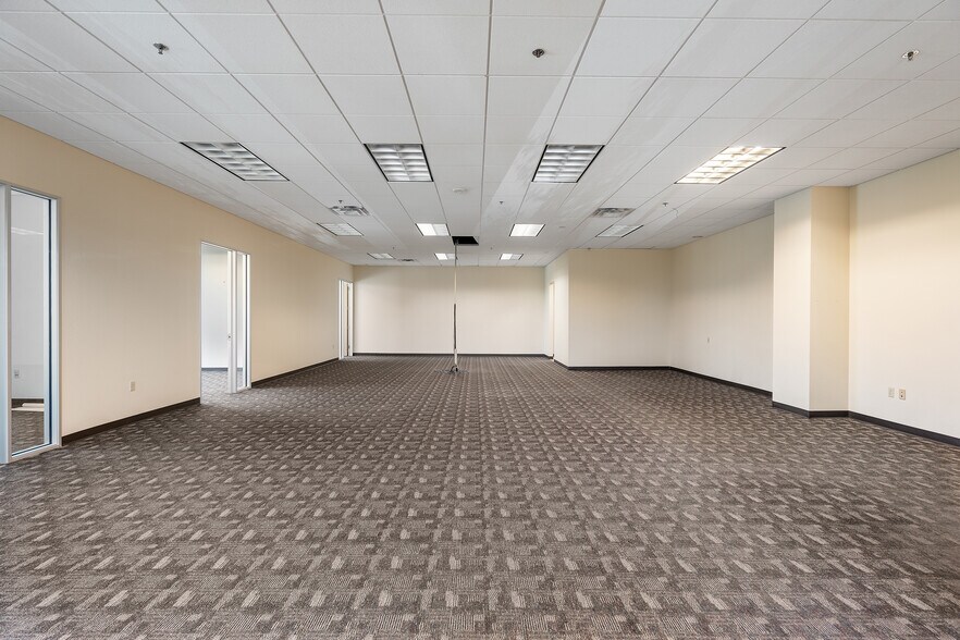 More Photos Of 1930 W Pinnacle Peak Rd, Phoenix Unknown For Lease