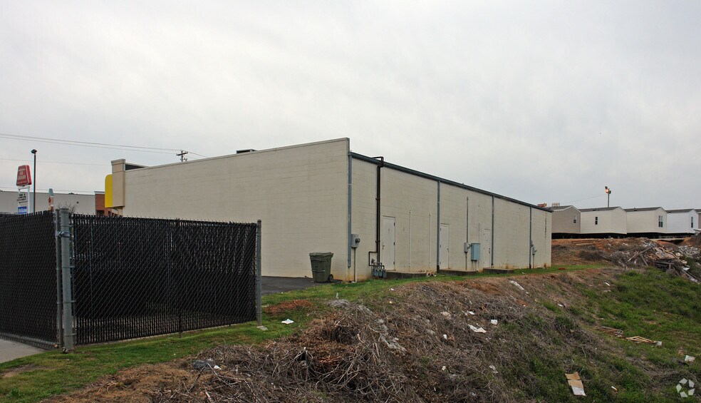 More Photos Of 5208 Calhoun Memorial Hwy, Easley Freestanding For Lease