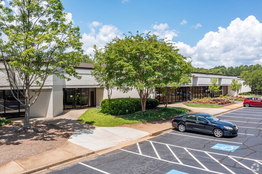 More Photos Of 5875 Peachtree Industrial Blvd, Norcross Unknown For Lease