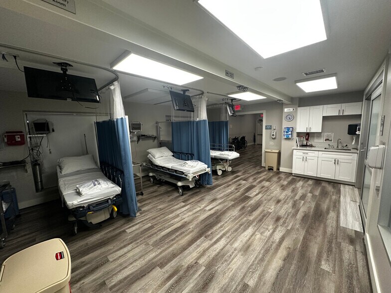 More Photos Of 1446 Campbell Rd, Houston Medical For Sale