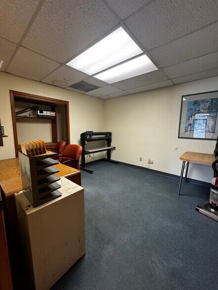 More Photos Of 300 Palm Dr, Corpus Christi Warehouse For Sale
