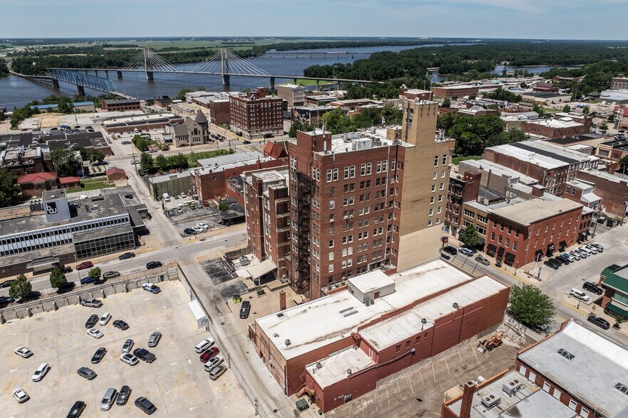 More Photos Of 516 Maine St, Quincy Flex For Sale