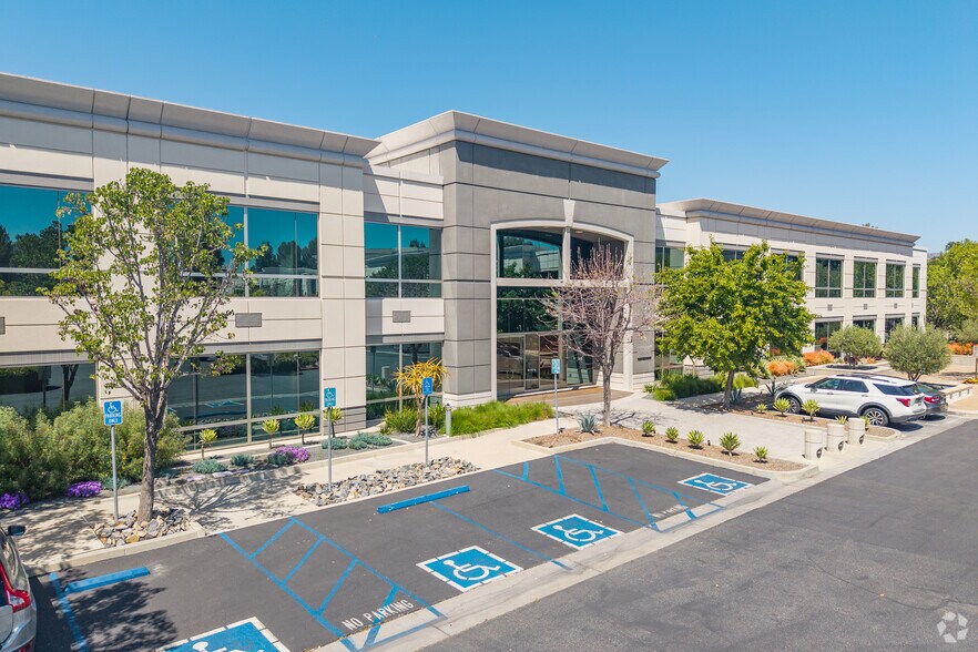More Photos Of 31111 Agoura Rd, Westlake Village Medical For Lease