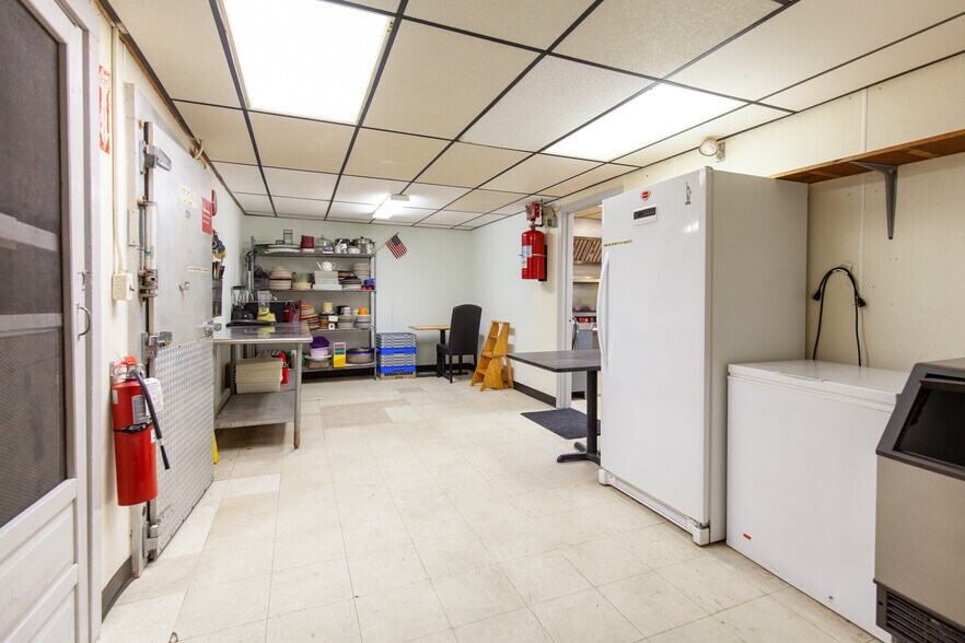 More Photos Of 1068-1078 Route 28, South Yarmouth Freestanding For Lease