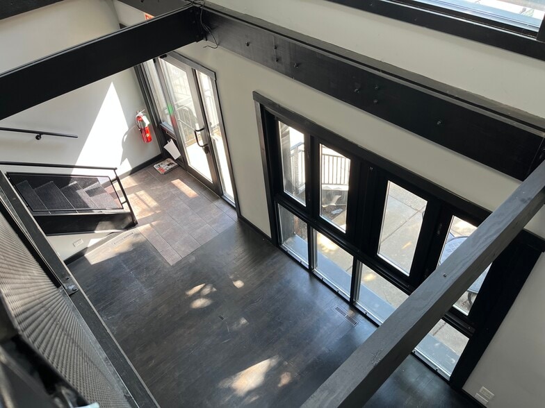 More Photos Of 1644 N Damen Ave, Chicago Storefront Retail Residential For Lease