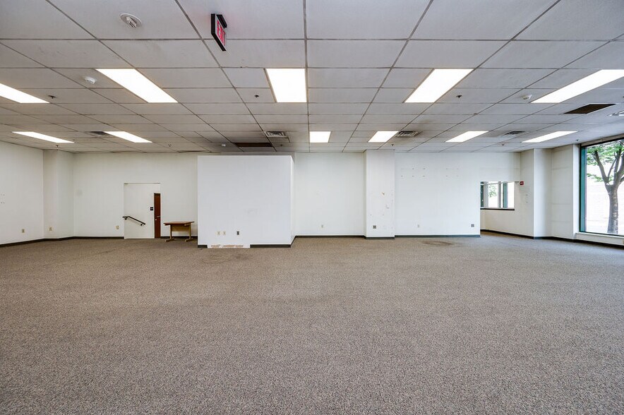 More Photos Of 722 Cherry St, Reading Storefront Retail Office For Lease