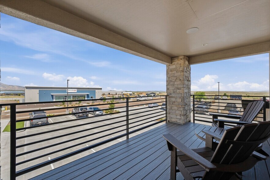 More Photos Of 2220 Taxi Way, Prescott Industrial For Sale