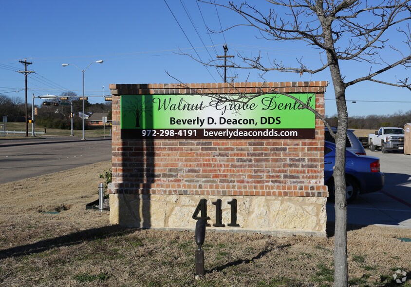 More Photos Of 411 W Danieldale Rd, Duncanville Office For Lease